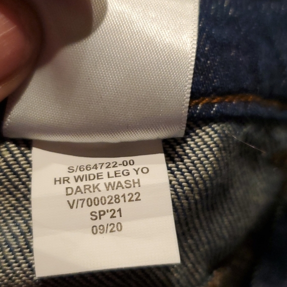 High-Rise Dark Wash Wide-Leg Yoke Jean - Picture 10 of 15